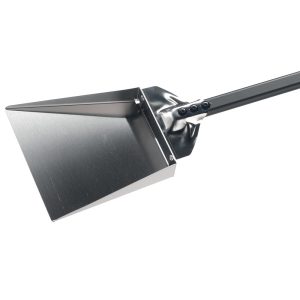 Asschep om de as uit de oven te verwijderen