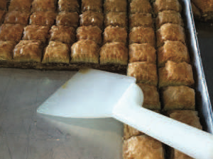 Spatel / keukenschraper van polyethyleen – wit, 24 × 10 × 2 cm