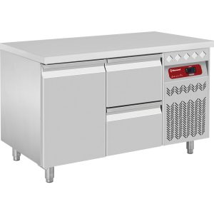 Refrigerating table composed of :