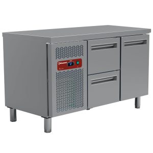 Refrigerating table composed of :