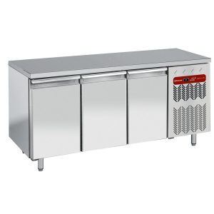 Refrigerated table, ventilated, 3 doors GN 1/1