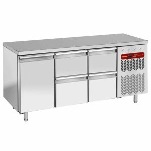 Refrigerating table composed of :