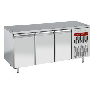 Refrigerated table, ventilated, 3 doors EN 600x400