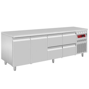 Refrigerating table composed of :